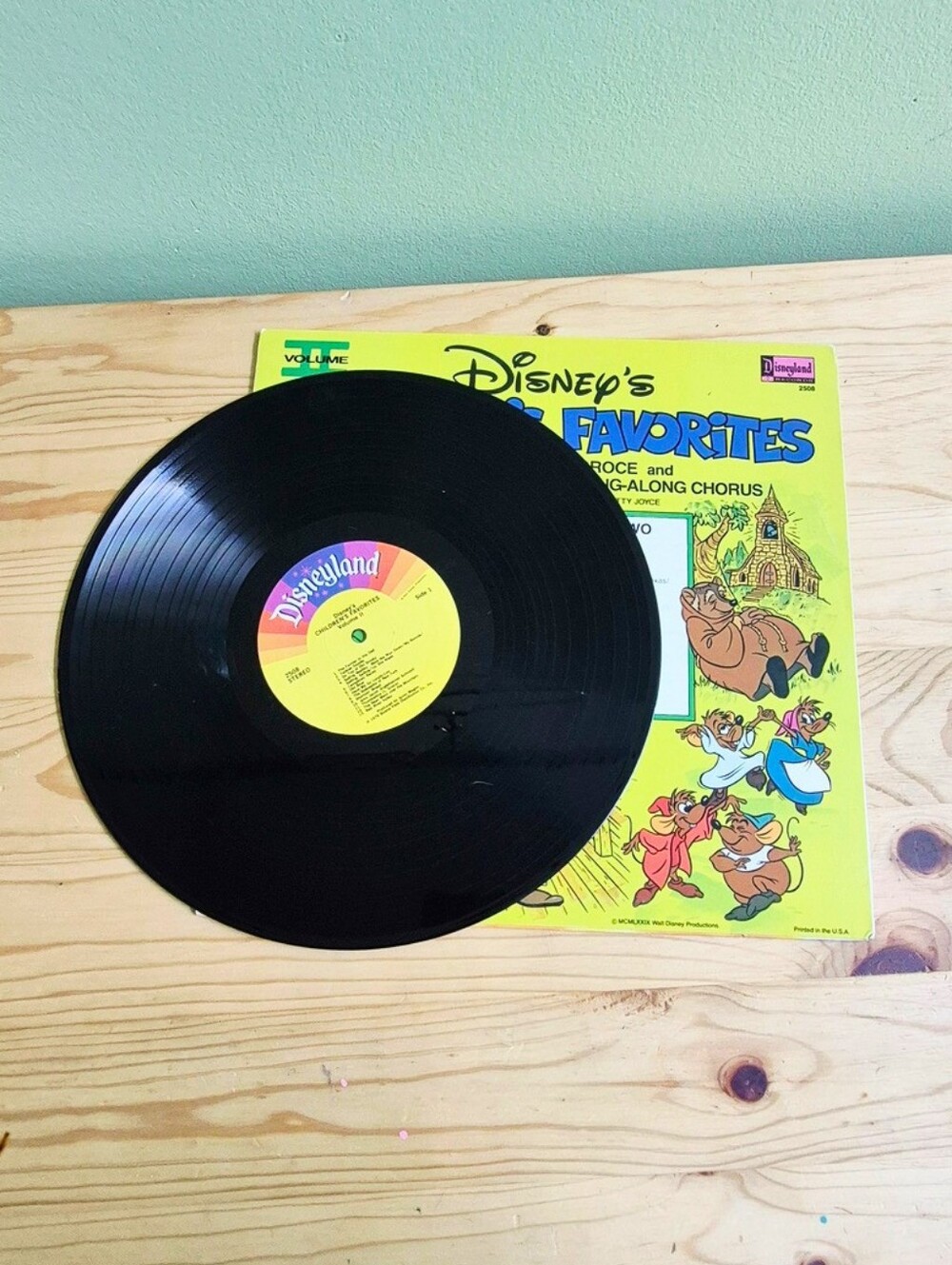 Vintage Disney’s Children’s Favorites Volume II Vinyl LP (1979) – 29 Best-Loved